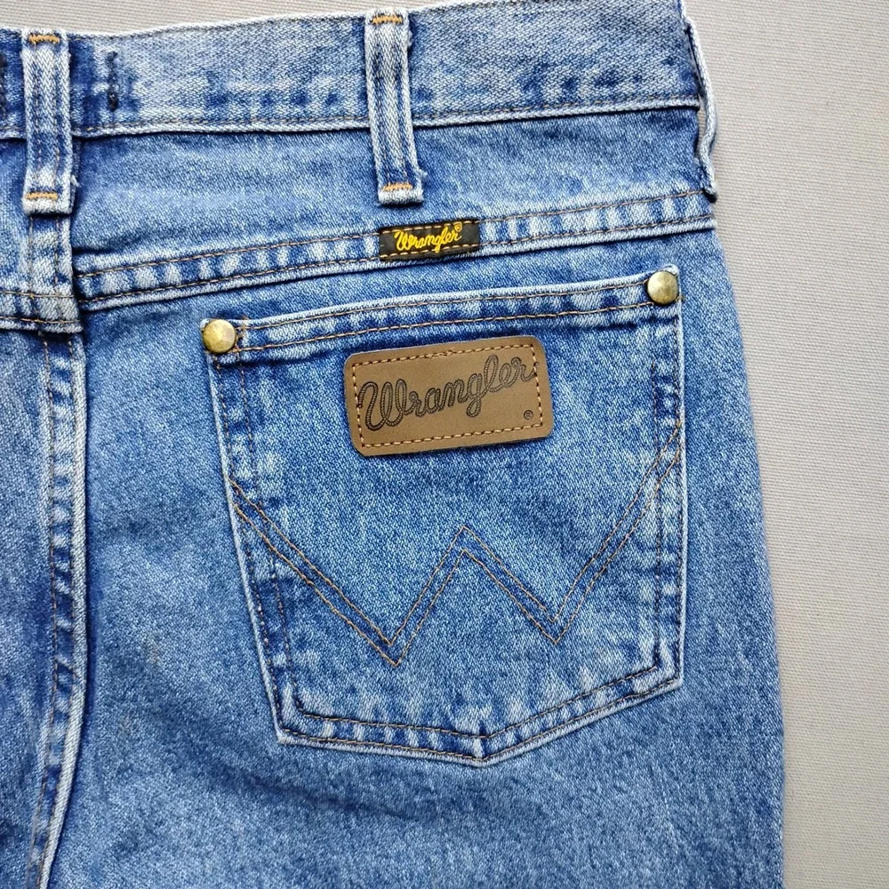Wrangler 36MWZ Slim Fit Cowboy Cut Jeans Mens 32x32 Medium Wash Blue Denim